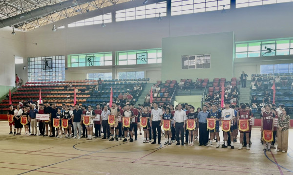 Các VĐV bóng rổ Bách khoa Hà Nội tranh tài tại “Giải đấu của những ngôi sao"