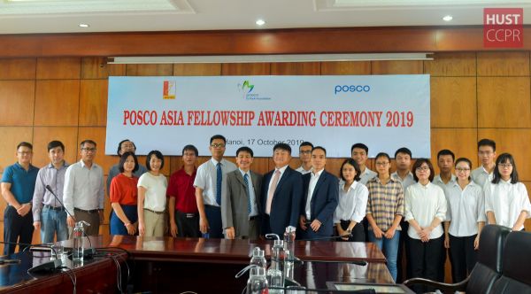 Quỹ POSCO TJ Park trao học bổng cho 10 sinh viên Bách Khoa có thành tích xuất sắc