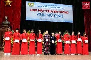 Gặp mặt truyền thống cựu nữ sinh ĐHBK Hà Nội