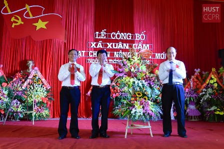 Trường ĐHBK Hà Nội chúc mừng xã Xuân Cẩm đạt chuẩn nông thôn mới