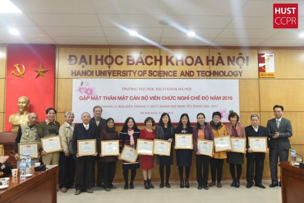 Trường ĐHBK Hà Nội gặp mặt cán bộ viên chức nghỉ chế độ năm 2016
