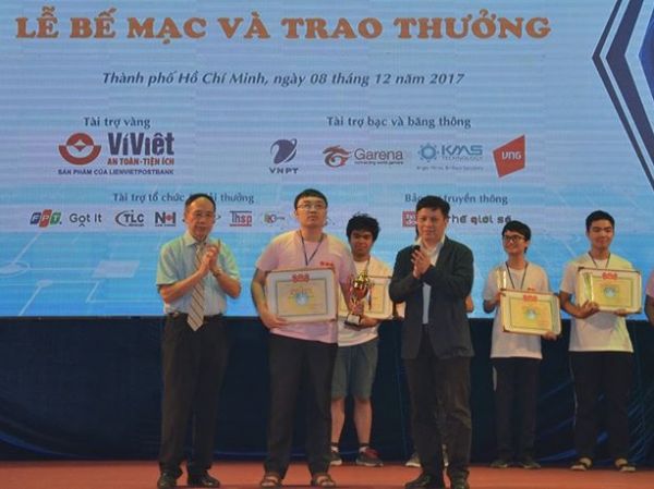 Đại học Bách khoa Hà Nội giành CÚP VÀNG SIÊU CÚP Olympic Tin học sinh viên Việt Nam 2017