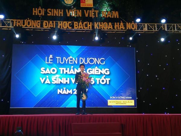 Dạ hội tuyên dương “Sao tháng Giêng” và “Sinh viên 5 tốt” các cấp năm 2017