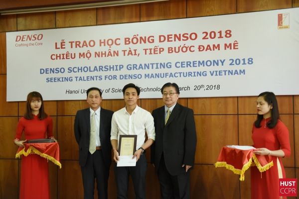 15 sinh viên của Trường ĐHBK Hà Nội được trao học bổng DENSO