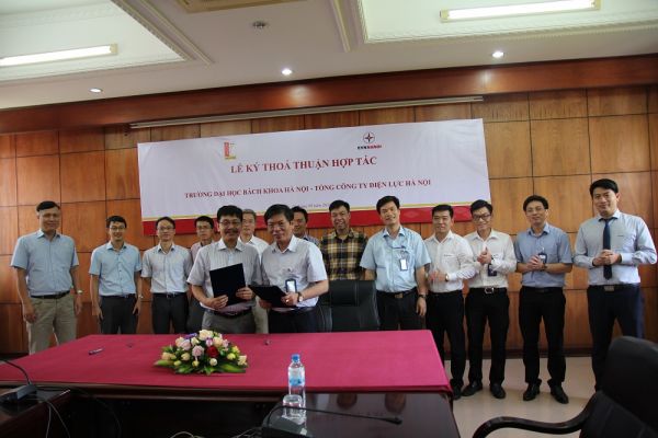 EVN Hà Nội và Trường ĐHBK Hà Nội đẩy mạnh hợp tác lĩnh vực năng lượng điện.