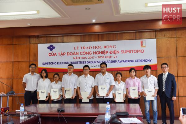 Tập đoàn Công nghiệp Điện Sumitomo trao 20 suất học bổng cho sinh viên Bách khoa