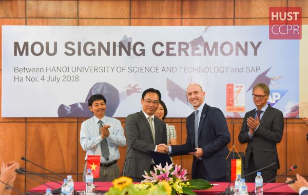 Hanoi University of Science and Technology and SAP collaborated in young talent training for Industry 4.0