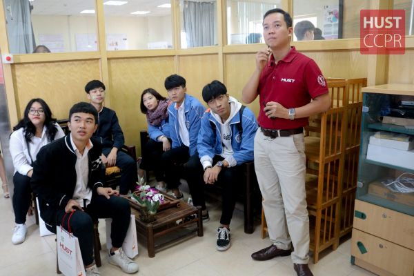 Trường ĐHBK Hà Nội tổ chức “tour” trải nghiệm đại học – định hướng tương lai cho học sinh THPT