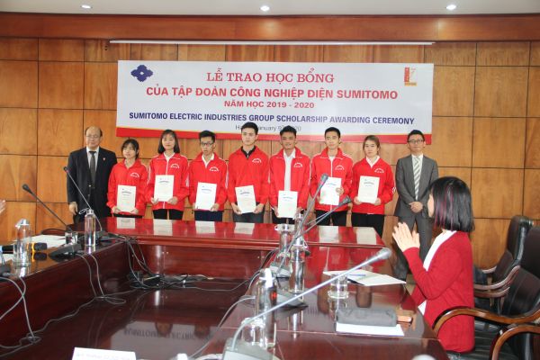 20 sinh viên Bách khoa Hà Nội nhận Học bổng của Tập đoàn Công nghiệp Điện Sumitomo