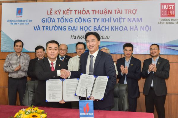 Bách khoa Hà Nội và PV GAS ký thỏa thuận tài trợ trị giá hơn 5 tỉ đồng