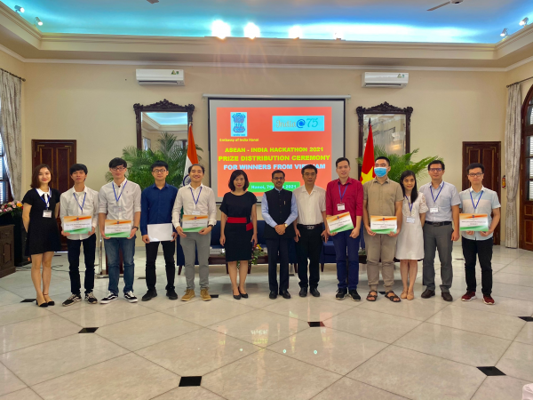 Sinh viên Bách khoa Hà Nội giành giải trong cuộc thi Hackathon ASEAN-India 2021