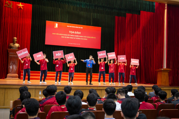 Hơn 3.000 sinh viên Bách khoa Hà Nội tham gia tọa đàm bảo vệ nền tảng tư tưởng của Đảng