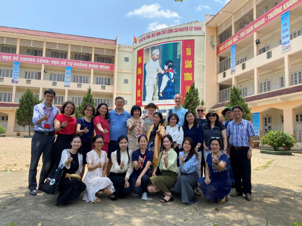 The UK-VN HEP delegation at the Hoa Binh College of Education