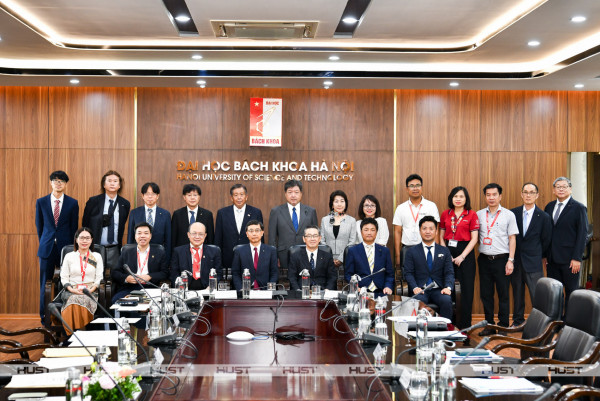 Kagawa Prefecture and HUST sign MoU to Develop Skilled Labors