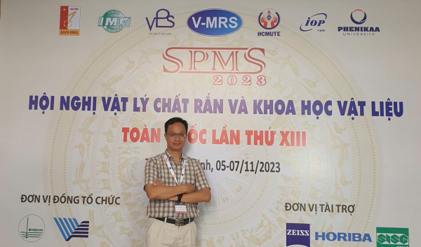 PGS Đặng Đức Vượng tại Hội nghị Vật lý chất rắn và Khoa học vật liệu