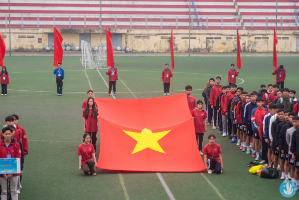 Flag-raising ceremony launching the 2024 HUST Student Sports Festival.