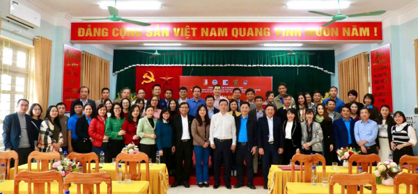 Công đoàn ĐHBK Hà Nội chung tay sửa nhà công vụ cho thầy, cô giáo Tuyên Quang 