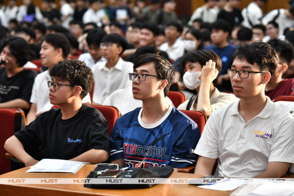 Có điểm XTTN, đăng ký nguyện vọng thế nào để không lỡ hẹn Bách khoa Hà Nội?
