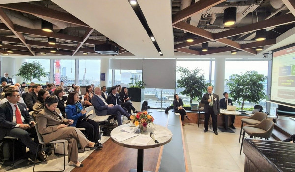 PGS. Huỳnh Quyết Thắng, Giám đốc ĐHBK Hà Nội, chia sẻ tại Diễn đàn Giáo dục Đại học Việt Nam – Vương quốc Anh