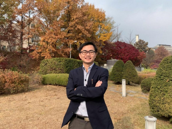 Research Professor Leaves South Korea to Join HUST