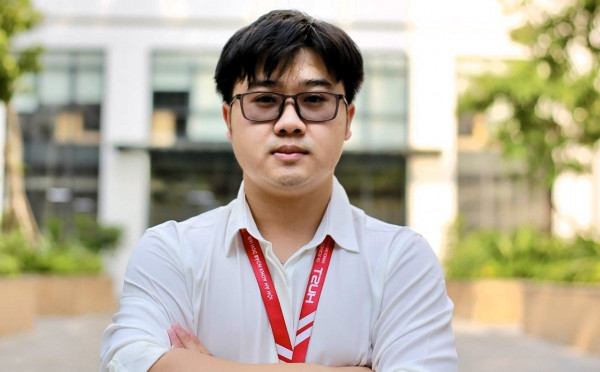 Chàng trai vượt thôn làng đến Bách khoa để chạm tay vào... bầu trời