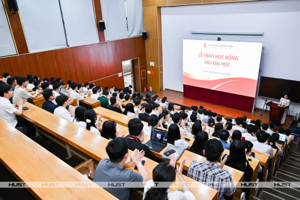 Bách khoa Hà Nội trao 4 tỷ đồng học bổng sau đại học, miễn học phí cho tất cả NCS trúng tuyển từ 2026