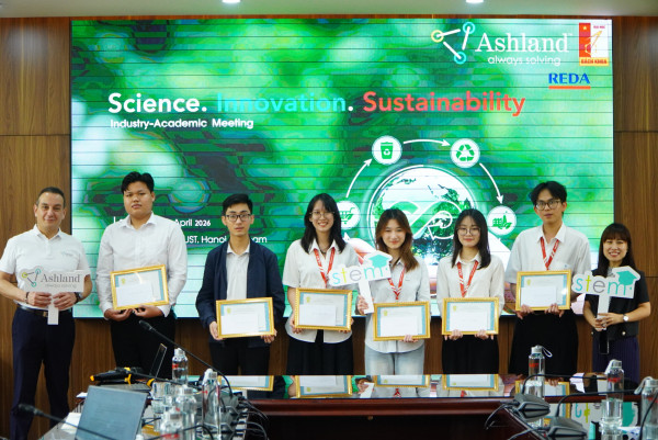 Sáng kiến Xanh của sinh viên Bách khoa chinh phục lãnh đạo tập đoàn hóa chất tỷ đô