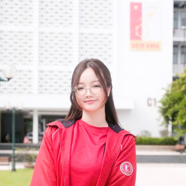 Nguyễn Thu Giang, tân Thủ khoa, Khoa Ngoại ngữ, Đại học Bách khoa Hà Nội