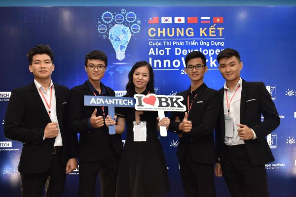 Trường ĐH Bách khoa Hà Nội giành Quán quân tại Cuộc thi “Phát triển Ứng dụng AIoT Developer InnoWorks 2019”