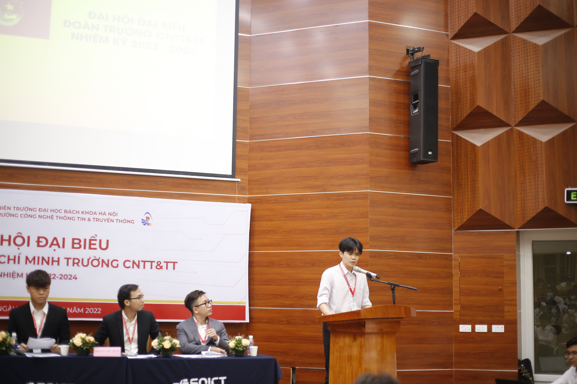Lê Minh Tú phát biểu tại Đại hội đại biểu Đoàn Thanh niên Trường CNTT&TT