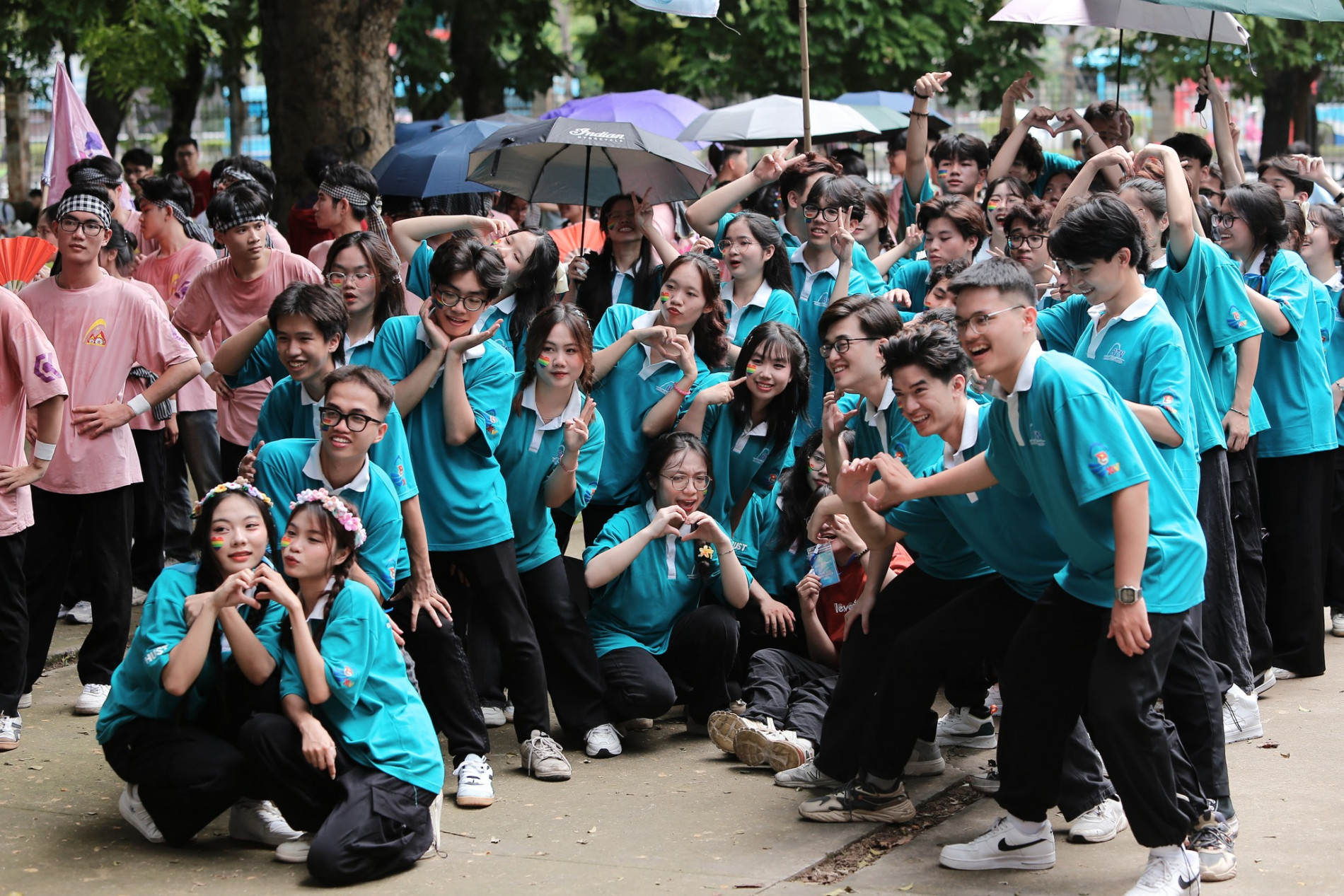 Tuổi trẻ Bách khoa Hà Nội sôi nổi cùng Ngày hội Sinh viên Tình nguyện 2024