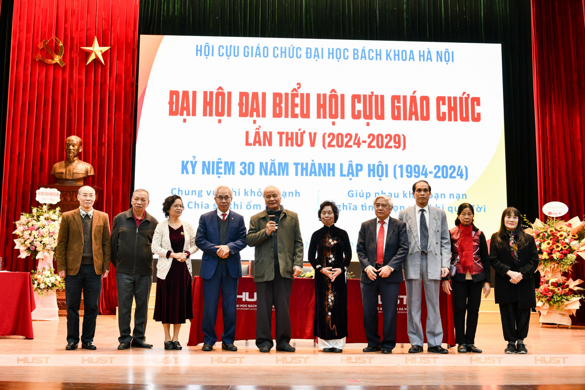 BCH Hội Cựu giáo chức ĐHBK Hà Nội khóa V nhiệm kỳ 2024 - 2029 ra mắt Đại hội