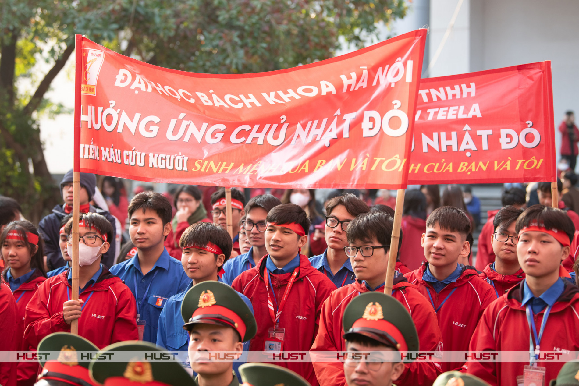 Trao yêu thương cùng Chủ Nhật Đỏ - Bách khoa nghìn giọt hy vọng 2025