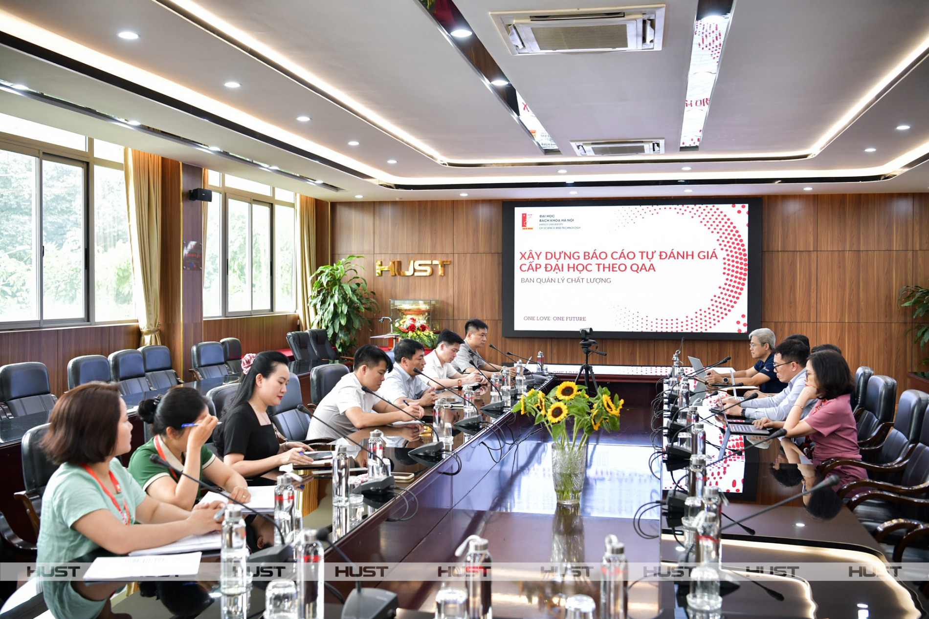 Toàn cảnh cuộc họp