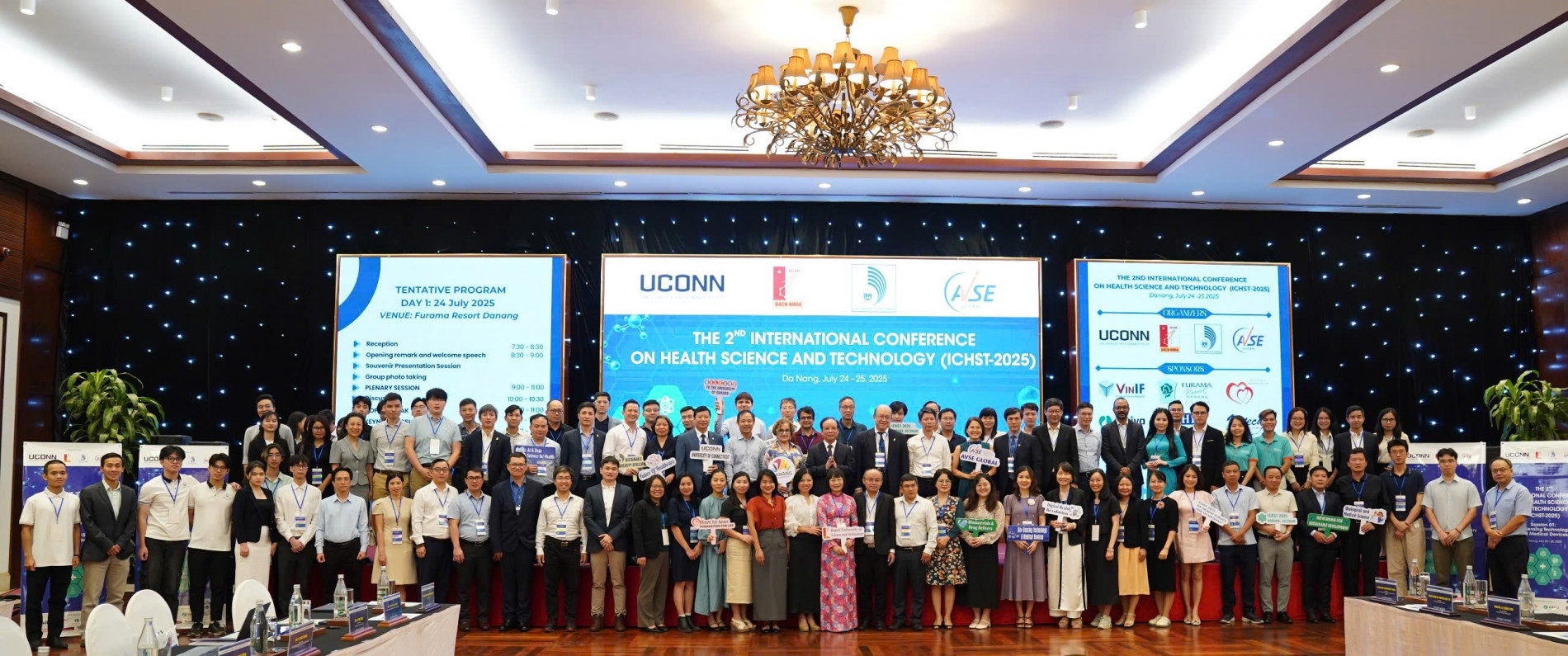 Các đại biểu tham dự Hội thảo quốc tế về Khoa học và Công nghệ Sức khỏe 2025. Ảnh: BTC