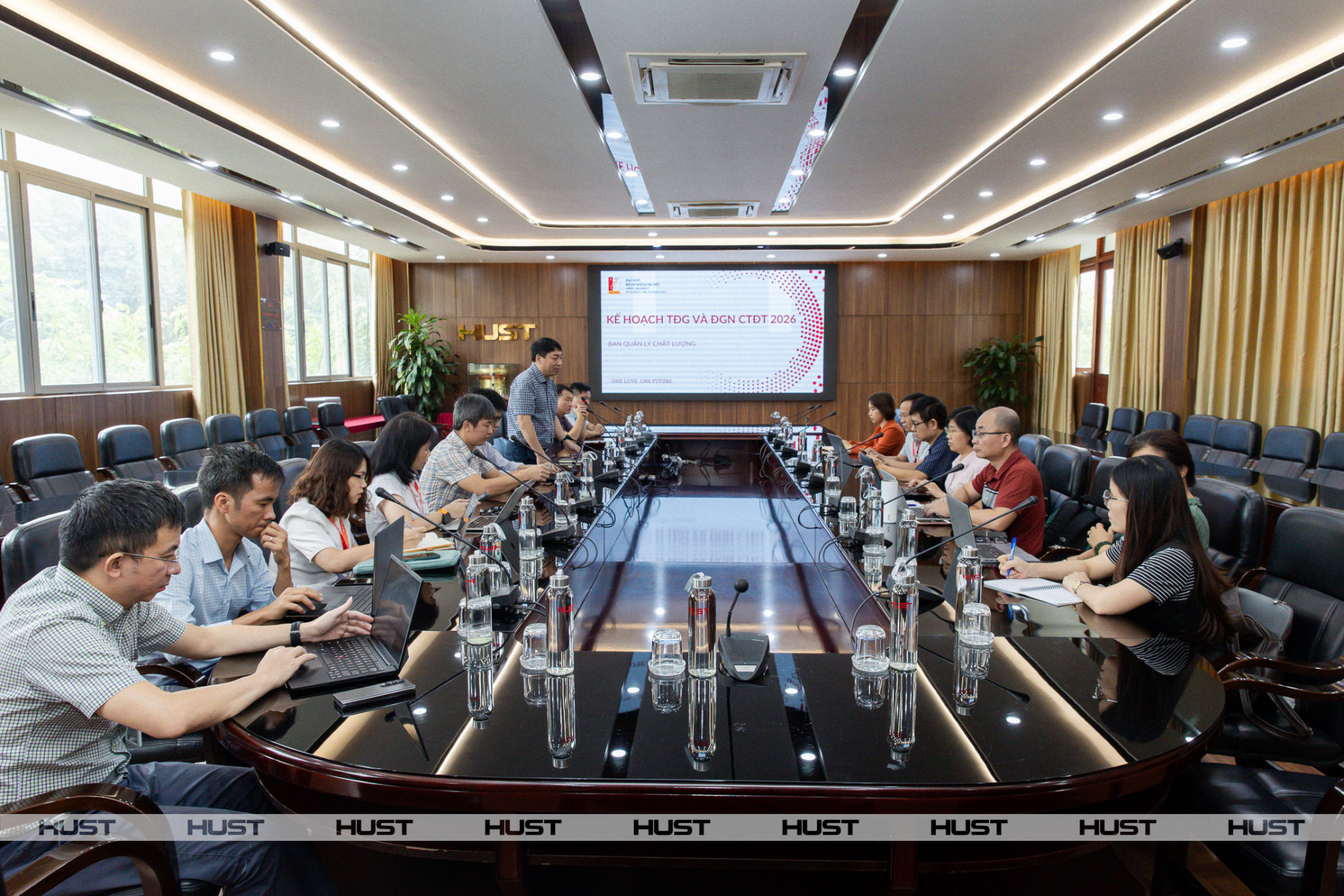 Toàn cảnh cuộc họp