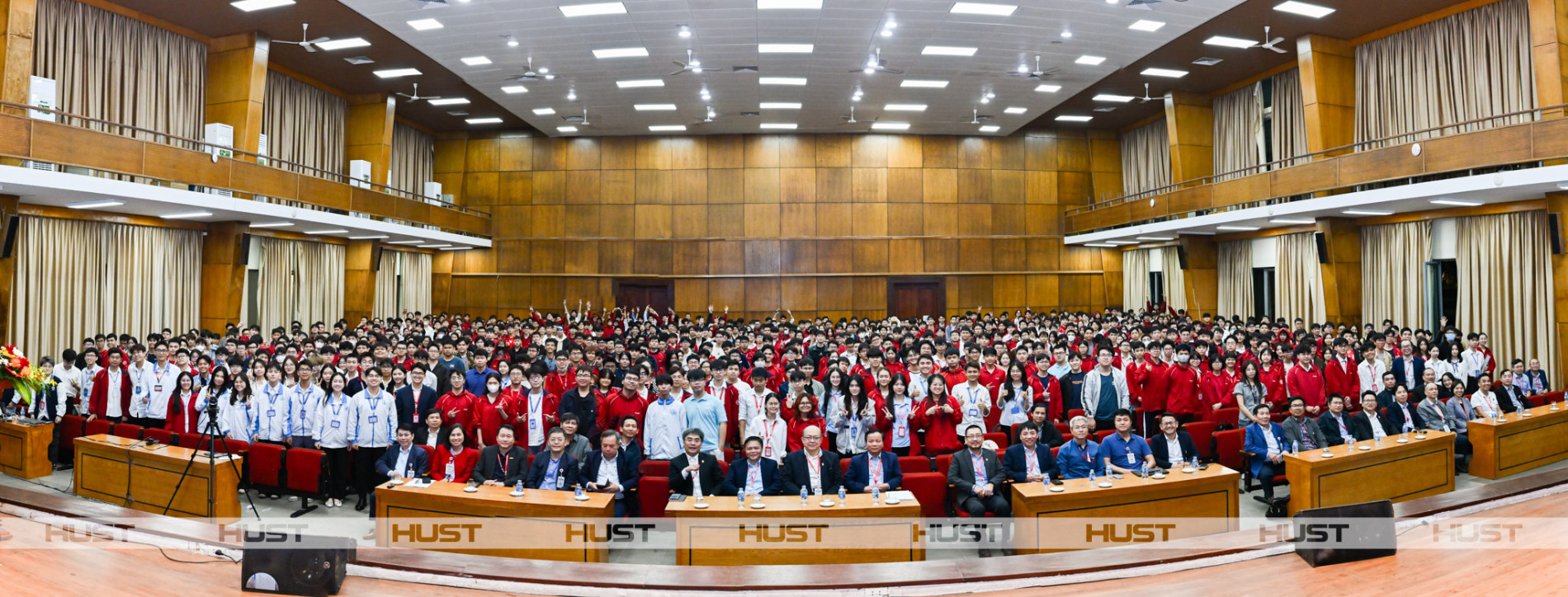 Tiếng nói sinh viên trở thành động lực phát triển của Đại học Bách khoa Hà Nội