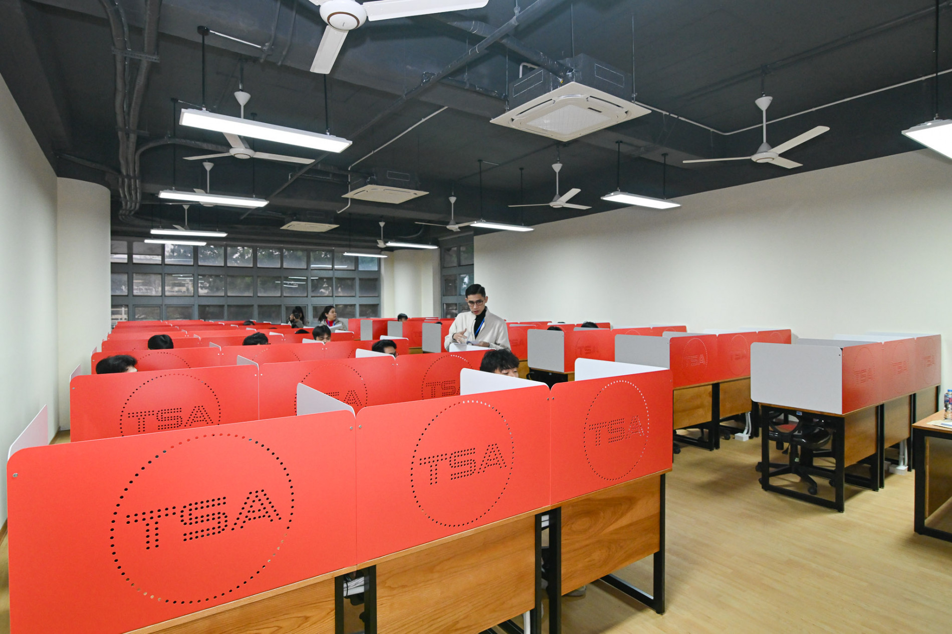 Một phòng thi TSA điểm thi Đại học Bách khoa Hà Nội