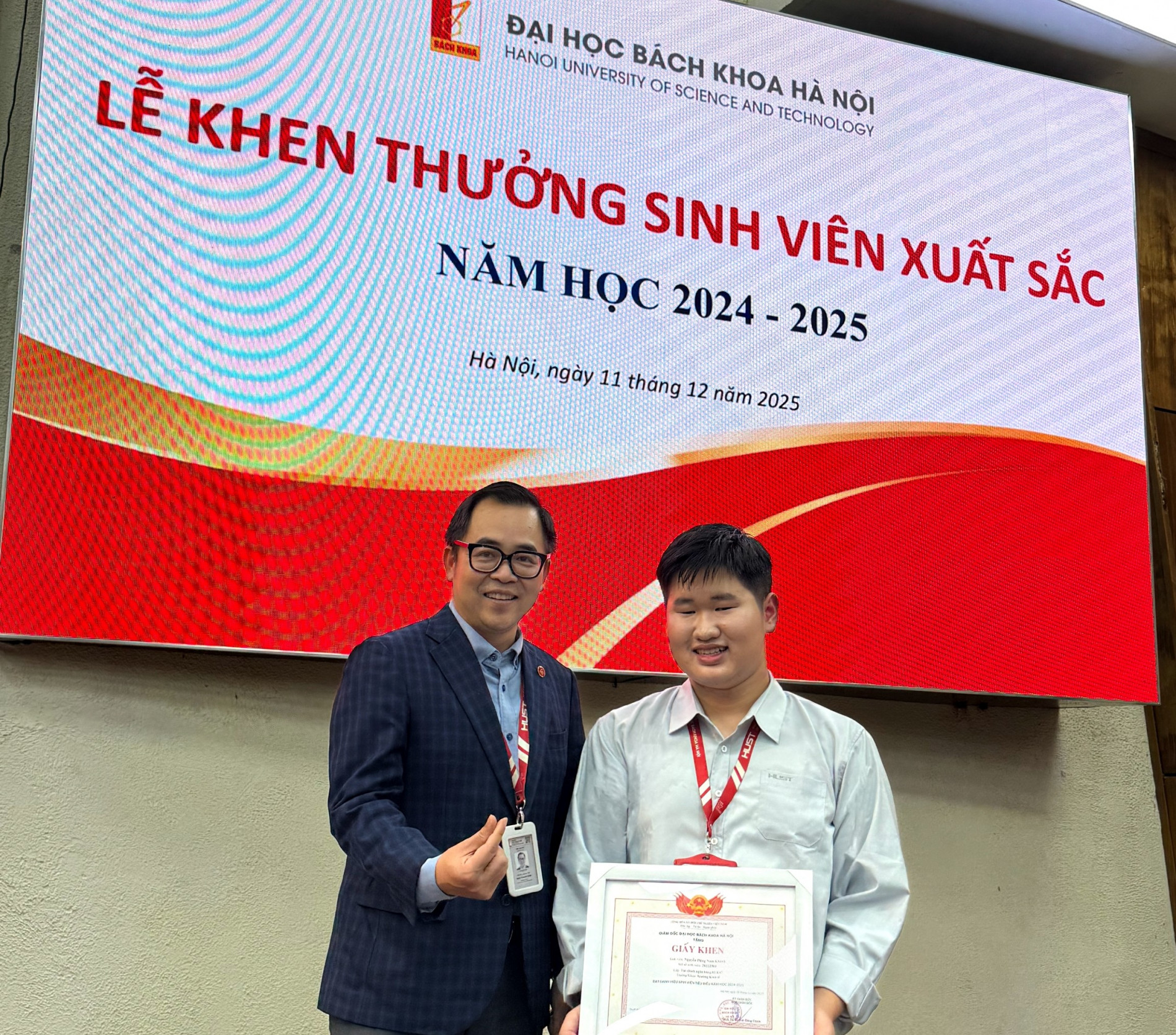 Ảnh chụp cùng thầy Đào Thanh Bình (1)