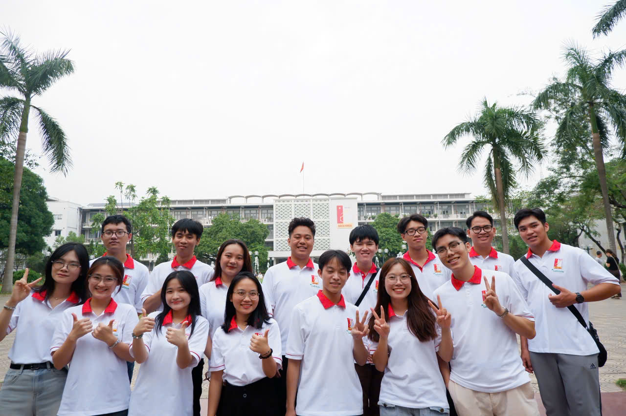 lớp CN Giấy K66