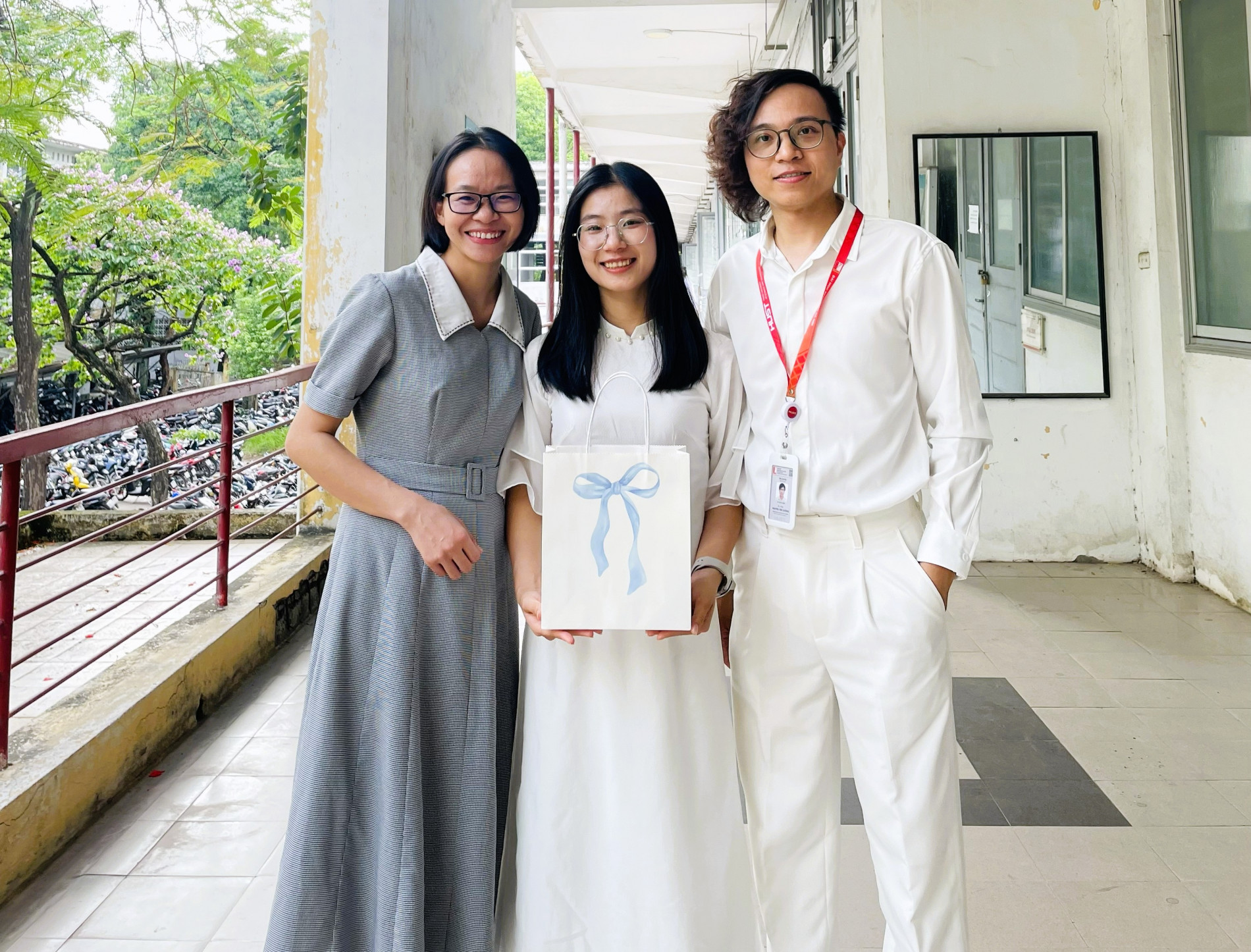 Ảnh chụp cùng TS Nguyễn Hải Vân và TS Nguyễn Tiến Cường