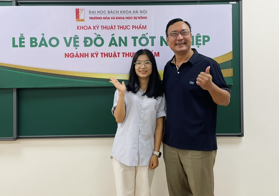Ảnh cùng TS Nguyễn Đức Trung