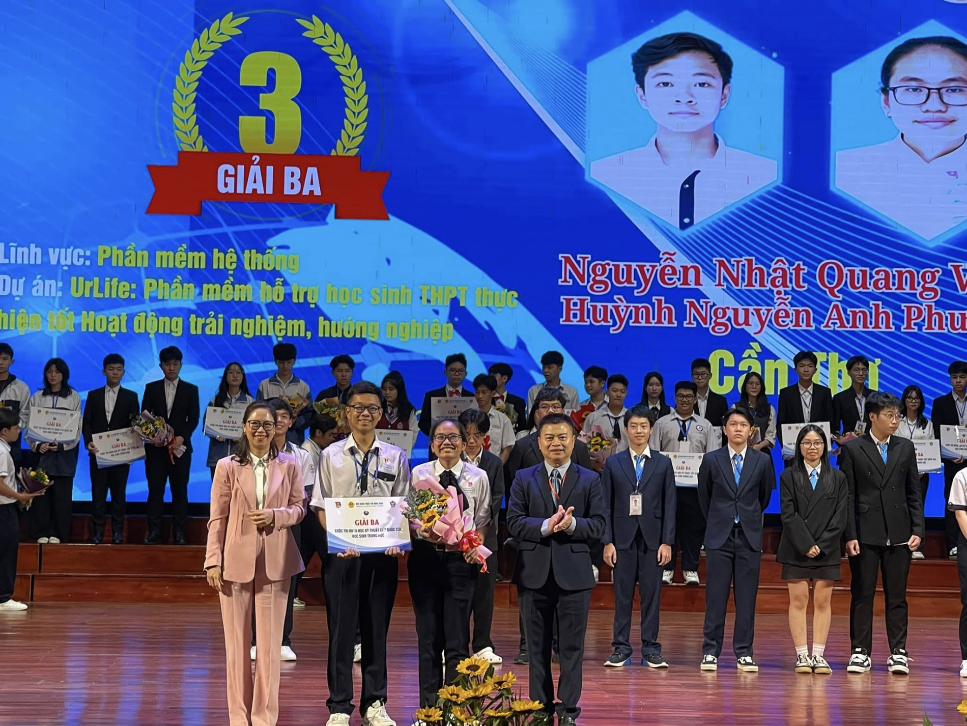 Anh KHKT QG Lop 10