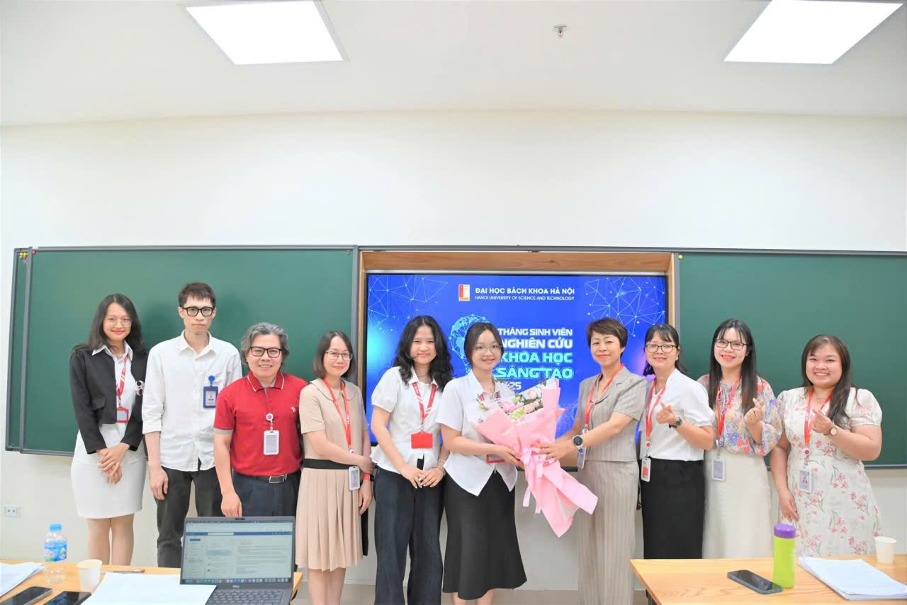 Lễ giao giải Sinh viên Nghiên cứu khoa học